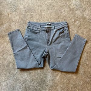 'Women’s gray Nine West super skinny jeans. Size 16.